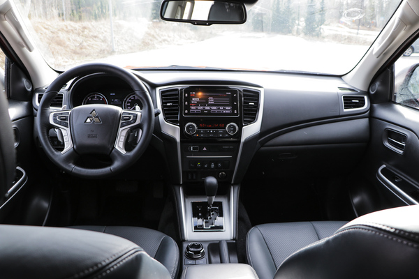 Mitsubishi L200 – Moniottelija