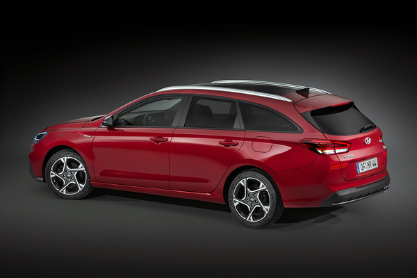 Tyylikkäämpi, turvallisempi ja taloudellisempi uusi Hyundai i30