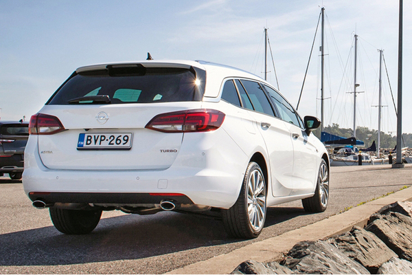 LänsiAuto ja Opel lainaavat 100 ajoneuvoa julkisen terveydenhuollon ammattihenkilöiden käyttöön