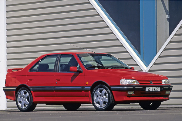 Aikansa merkkipaalut: 504:stä täysin uuteen 208:aan – Peugeotin kuusi Vuoden Autoa Aikansa merkkipaalut: 504:stä täysin uuteen 208:aan – Peugeotin kuusi Vuoden Autoa