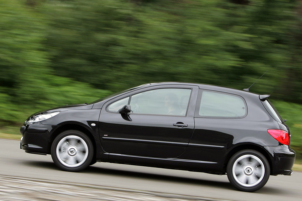 Aikansa merkkipaalut: 504:stä täysin uuteen 208:aan – Peugeotin kuusi Vuoden Autoa Aikansa merkkipaalut: 504:stä täysin uuteen 208:aan – Peugeotin kuusi Vuoden Autoa