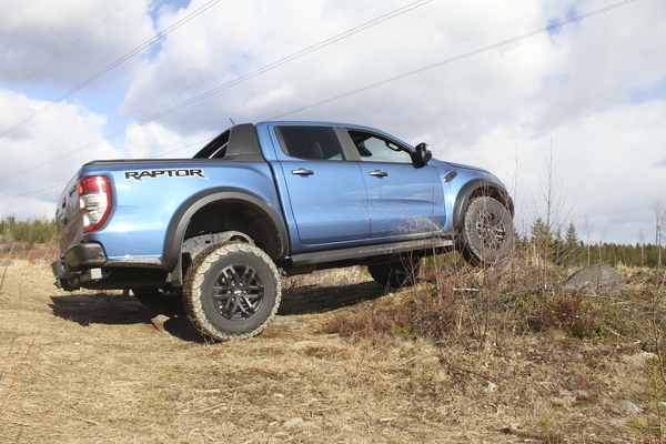 Ford Ranger Raptor -	Vauhdilla vaativimmissakin maastoissa