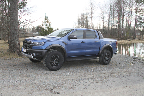 Ford Ranger Raptor -	Vauhdilla vaativimmissakin maastoissa