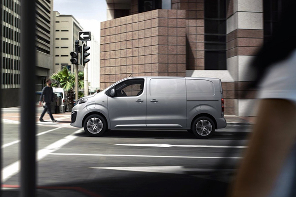 Uuden sukupolven pakettiauto - uusi Peugeot e-Expert