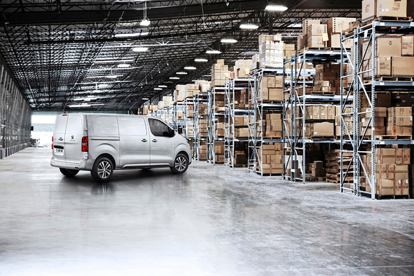 Uuden sukupolven pakettiauto - uusi Peugeot e-Expert