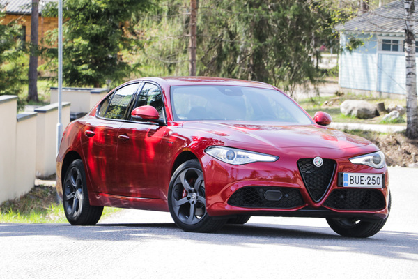 Alfa Romeo Giulia – Tyylitietoisille nautiskelijoille