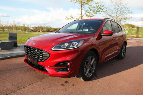 Ford Kuga PHEV - tyylikäs ja tilava ladattava pihistelijä