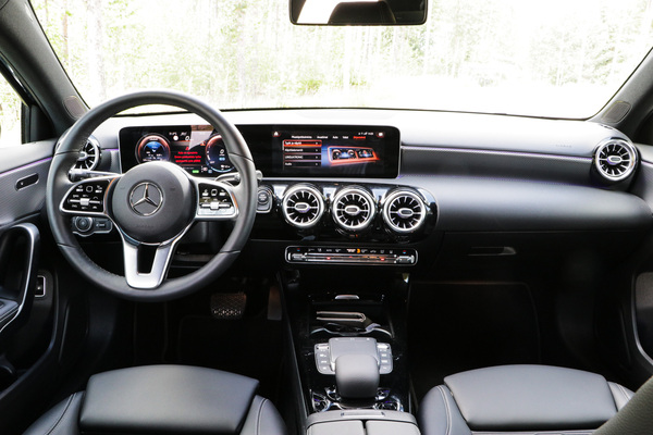 Mercedes-Benz A250e – Viriili plugarihybridi