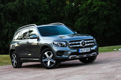 Mercedes-Benz GLB – Hulppeasti tilaa katumaasturiin