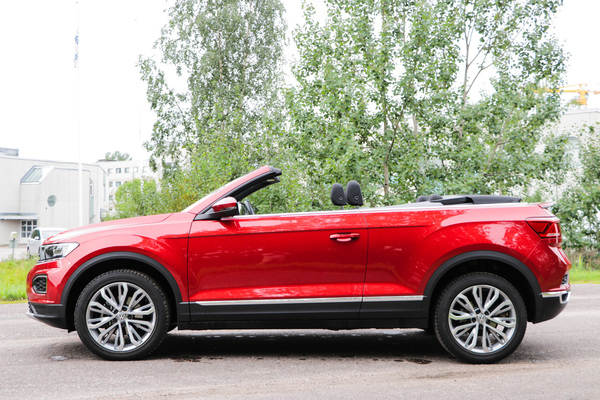 Volkswagen T-Roc Cabriolet – Katoton katumaasturi