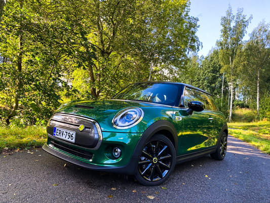 MINI Cooper SE – Minitunnelmaa myös sähkömuodossa