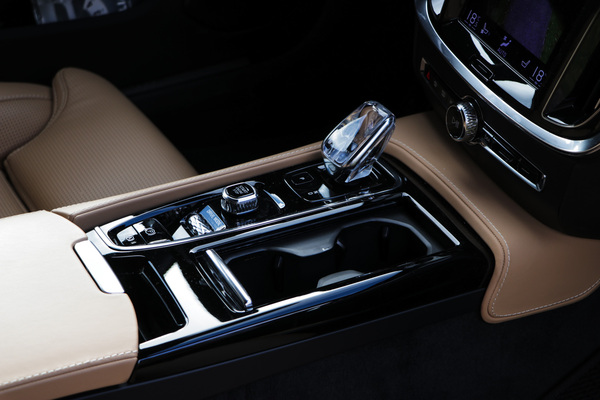 Volvo V60 T8 – Tästä ei farmari parane