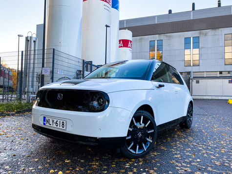 Honda e – Odotettu sähköuutuus
