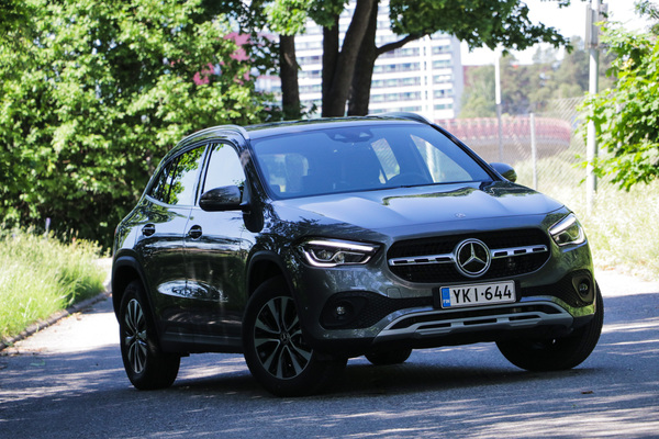 Mercedes-Benz GLA – Tyylillä mökkiteille