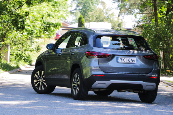Mercedes-Benz GLA – Tyylillä mökkiteille
