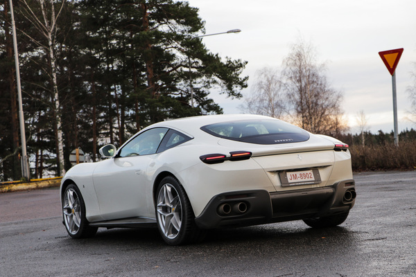 Ferrari Roma – Kauneuden paluu