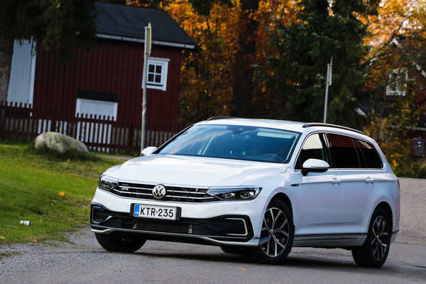 Volkswagen Passat GTE – Kahden maan kansalainen