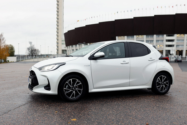 Toyota Yaris Hybrid 2020 - entistä persoonallisempi