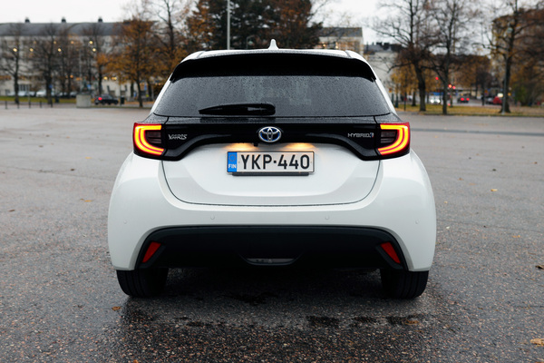 Toyota Yaris Hybrid 2020 - entistä persoonallisempi