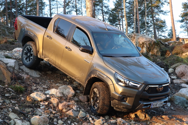 Toyota Hilux -Kestosuosikin uusin painos