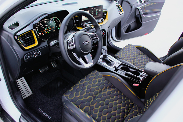 Kia Xceed PHEV – Muotitietoista ekoilua