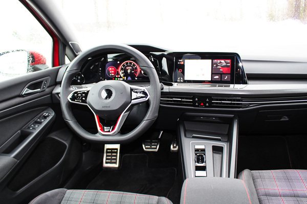 Volkswagen Golf GTI – Hot Hatch-ikonin digipainos