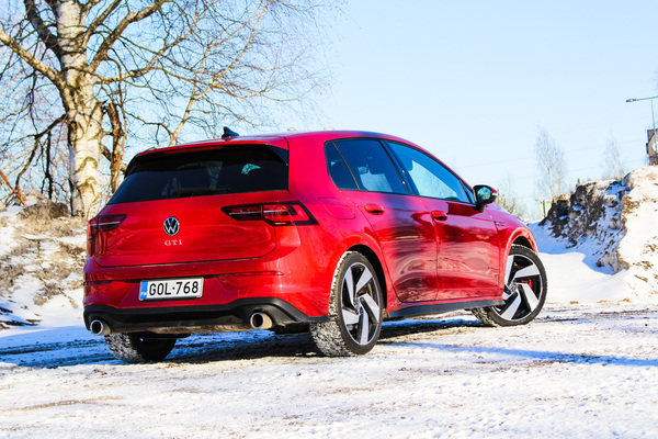 Volkswagen Golf GTI – Hot Hatch-ikonin digipainos
