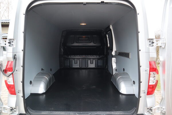 Maxus e-Deliver 3 Cargo Van LWB 52,5 kWh -Syntynyt sähköiseksi