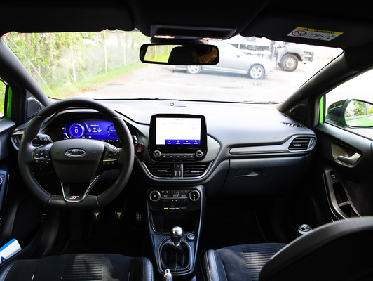 Ford Puma ST – Ärhentelevä katumaasturi Ford Puma ST – Ärhentelevä katumaasturi