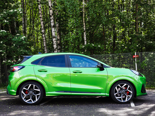 Ford Puma ST – Ärhentelevä katumaasturi Ford Puma ST – Ärhentelevä katumaasturi