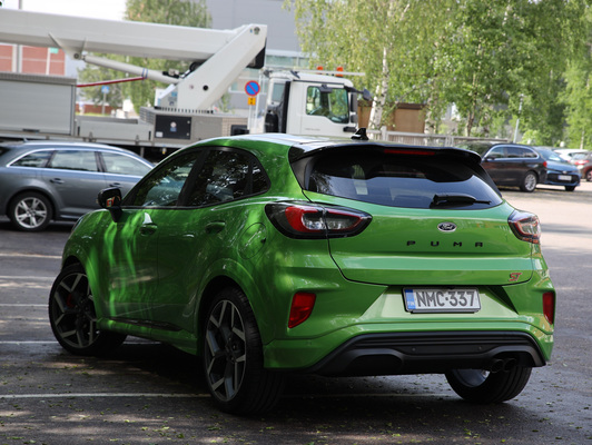 Ford Puma ST – Ärhentelevä katumaasturi Ford Puma ST – Ärhentelevä katumaasturi