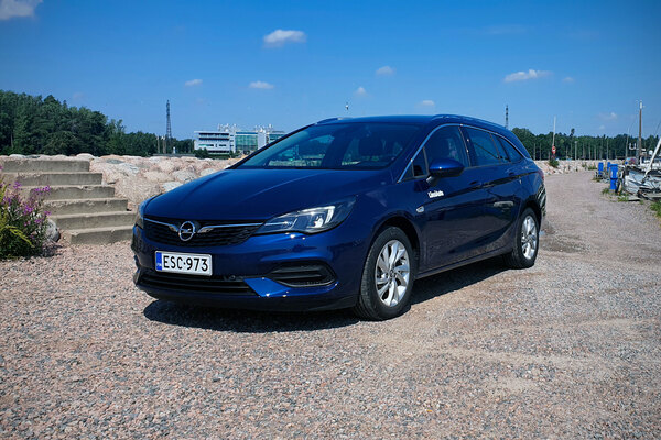 Opel Astra Wagon - perusauto bulkkia paremmalla ajomukavuudella