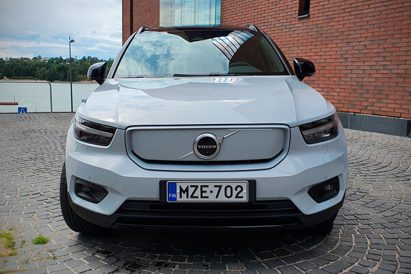 Volvo XC40 Recharge AWD - Volvon ensimmäisen sähköauton koeajo uusintana