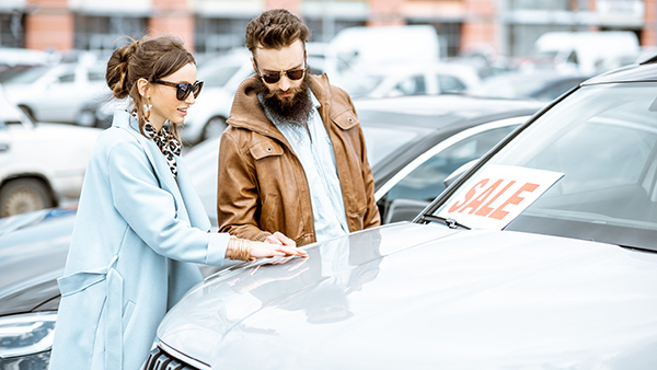 Mistä tietää käytetyn auton kunnon? Tarkista kaupanteossa ainakin nämä asiat