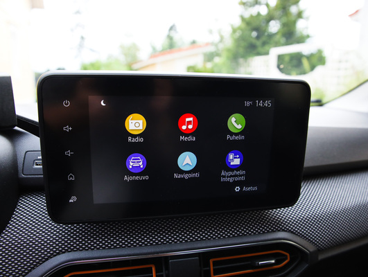 Dacia Sandero Stepway – Halvalla crossover-kantaan Dacia Sandero Stepway – Halvalla crossover-kantaan