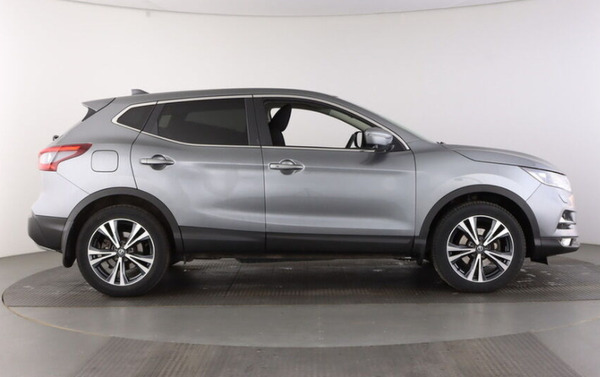 Oma auto ilman sitoutumisen huolia? Näin yhdistyvät omistamisen ja leasingin hyödyt