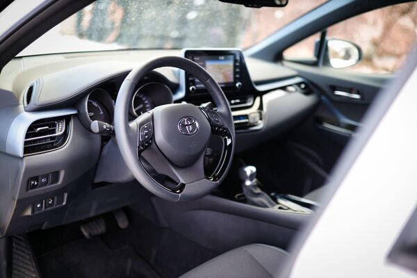 Toyota C-HR - luotettavan luonteikas Qashqain kampittaja