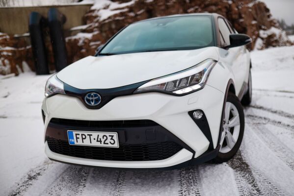 Toyota C-HR - luotettavan luonteikas Qashqain kampittaja
