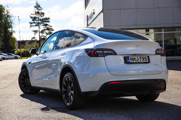 Koeajojen toiveuusintana Tesla Model Y – Puuttuva palanen