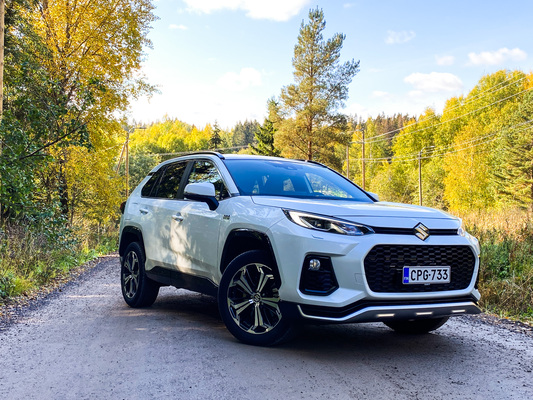 Suzuki Across – Ravi lainahöyhenissä