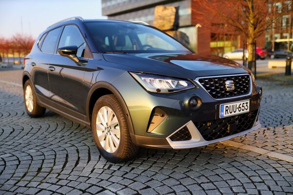 Seat Arona - Pieni mutta tilava crossover