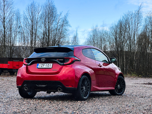Toyota Yaris GR – Räävittömän hauska ratakirppu
