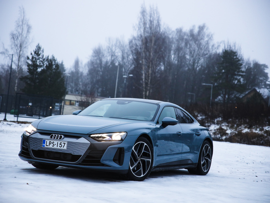 Audi E-Tron GT – Sähkösportti pistää parastaan