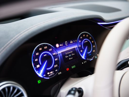 Mercedes-Benz EQS – Kutsuvat maailman parhaaksi