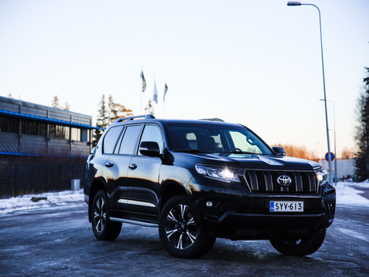 Toyota Land Cruiser – Väkivahva klassikko