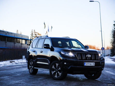 Toyota Land Cruiser – Väkivahva klassikko