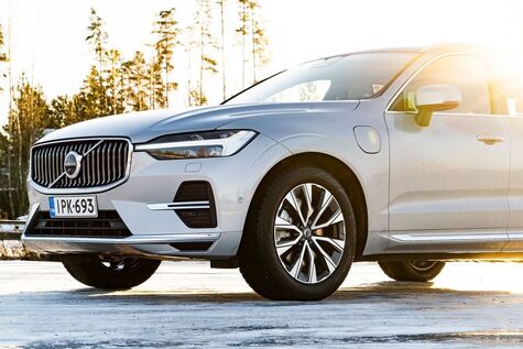 Sulattaa suomalaisten sydämet – Volvo XC60 Long Range -lataushybridi kulkee pitkälle