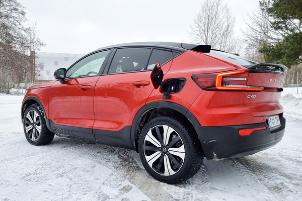 Volvo C40 - coupémainen crossover sähköautona