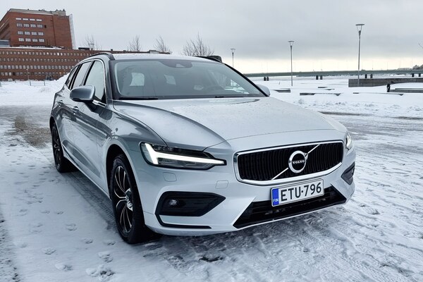 Volvo V60 B3 DCT - Riittääkö B3 eli 163 hevosvoimaa farmari-Volvoon?