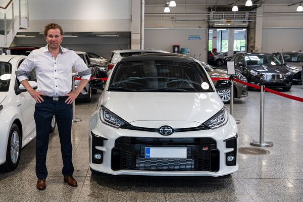 Säännöllisellä merkkihuollolla maksuton turva jopa 10-vuotiaalle autolle